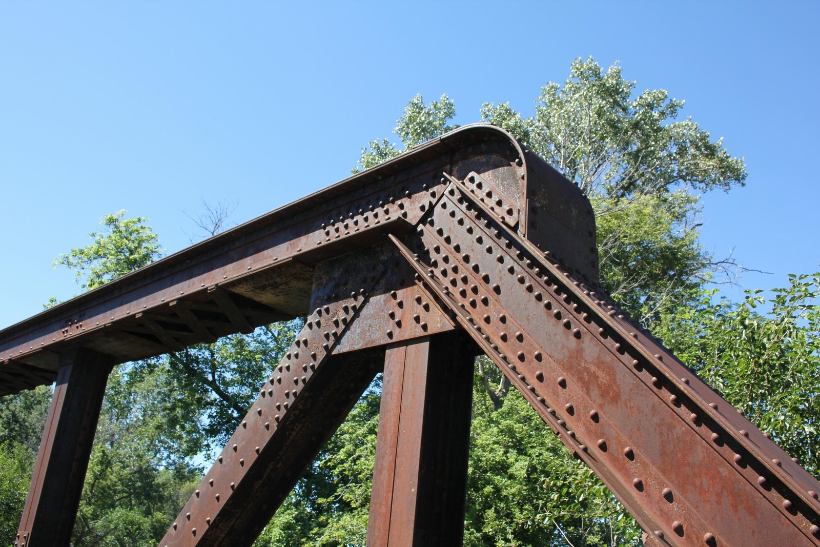 Upper angle connection